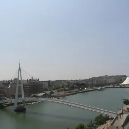 Apartment Escale Quai George V Avec Terrasse Et Parking Semi Privatif *
